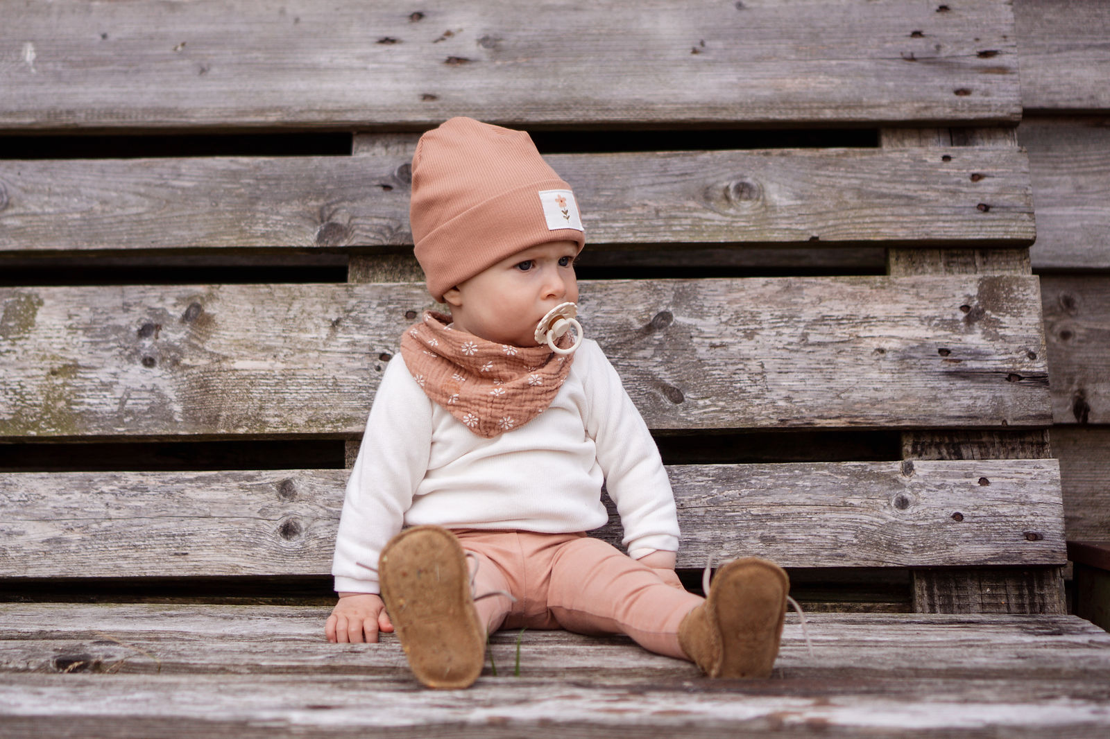Rippstrick Beanie (rosenholz)