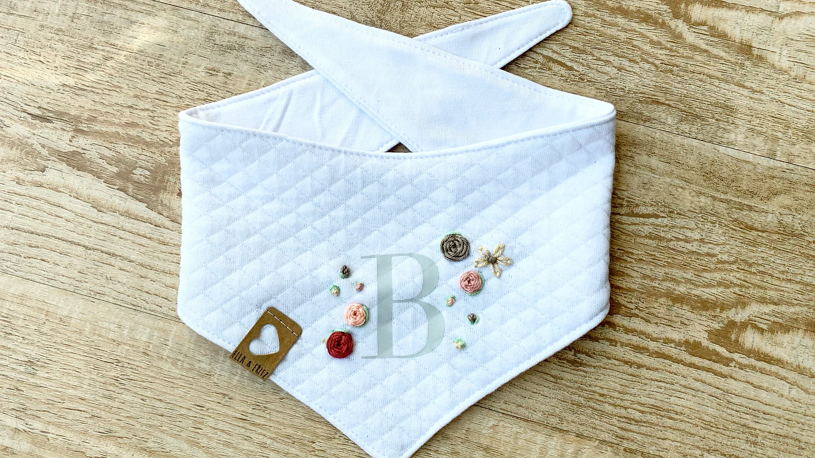EXCLUSIVE (white)
